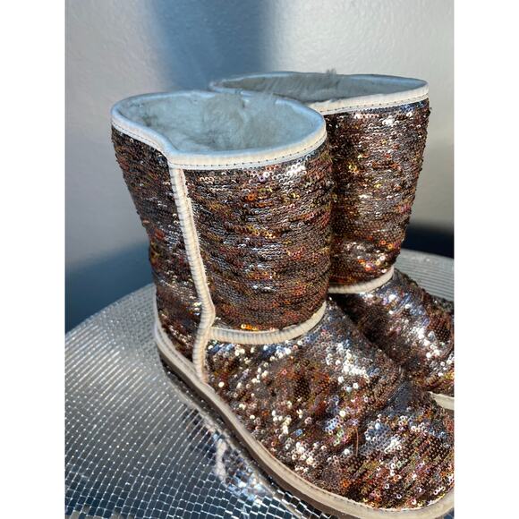 Gold Sequin Ugg Size 6 - Picture 6 of 16